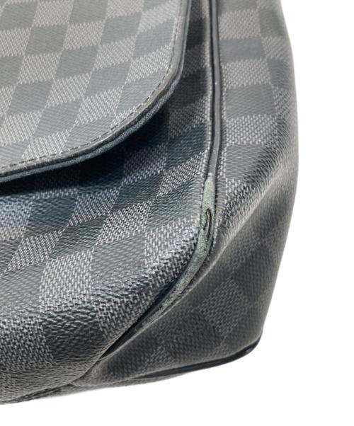 LOUIS VUITTON（ルイ ヴィトン）LOUIS VUITTON (ルイ ヴィトン) ダミエ・グラフィット PVC ショルダーバッグ ブラックの古着・服飾アイテム
