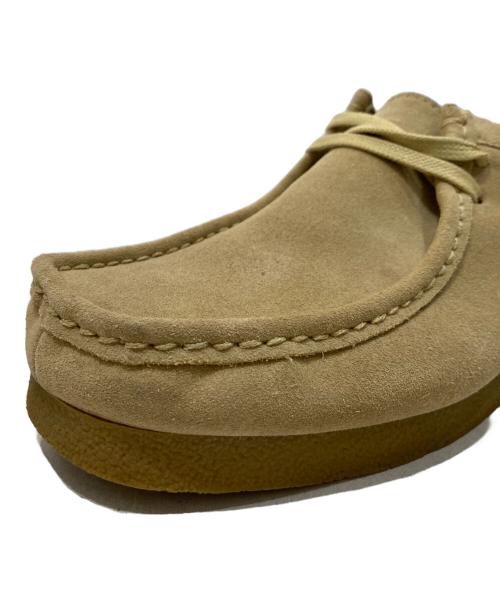 CLARKS（クラークス）CLARKS (クラークス) ワラビーシューズ ベージュ サイズ:26.5の古着・服飾アイテム