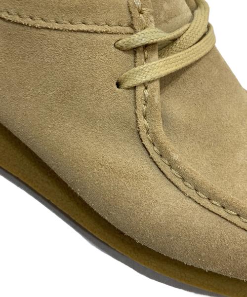 CLARKS（クラークス）CLARKS (クラークス) ワラビーシューズ ベージュ サイズ:26.5の古着・服飾アイテム