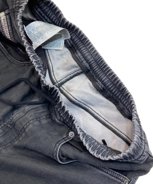 DIESEL（ディーゼル）DIESEL (ディーゼル) slim 2060 d-strukt joggjeans/スリム2060 d-ストラクトジョグジーンズ グレー サイズ:SIZE W32の古着・服飾アイテム