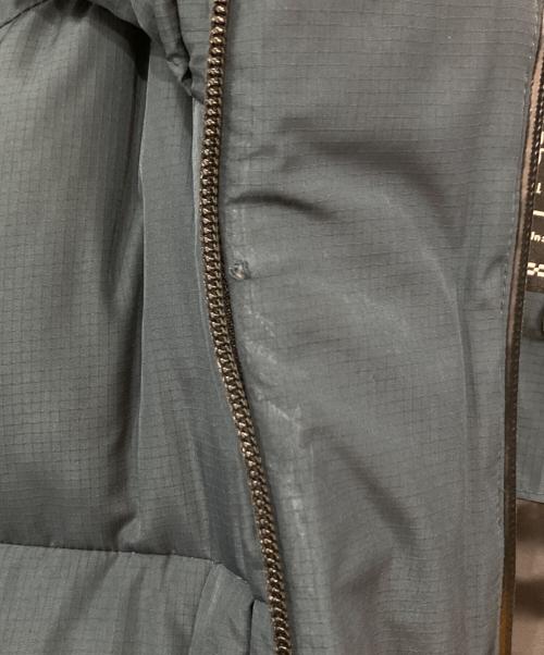 GUESS（ゲス）GUESS (ゲス) ダウンジャケット グリーン サイズ:SIZE Lの古着・服飾アイテム