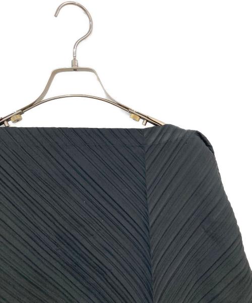 ISSEY MIYAKE（イッセイミヤケ）ISSEY MIYAKE (イッセイミヤケ) プリーツブラウス ブラック サイズ:Mの古着・服飾アイテム