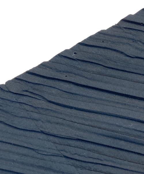 ISSEY MIYAKE（イッセイミヤケ）ISSEY MIYAKE (イッセイミヤケ) プリーツブラウス ブラック サイズ:Mの古着・服飾アイテム