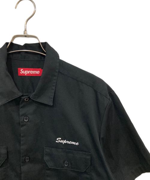 SUPREME（シュプリーム）SUPREME (シュプリーム) rhinestone pin up s/s work shirt/ラインストーンピンアップs/sワークシャツ ブラック サイズ:SIZE Mの古着・服飾アイテム