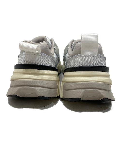 NIKE（ナイキ）NIKE (ナイキ) W V2K RUN ローカットスニーカー ホワイト サイズ:SIZE 23.5cmの古着・服飾アイテム