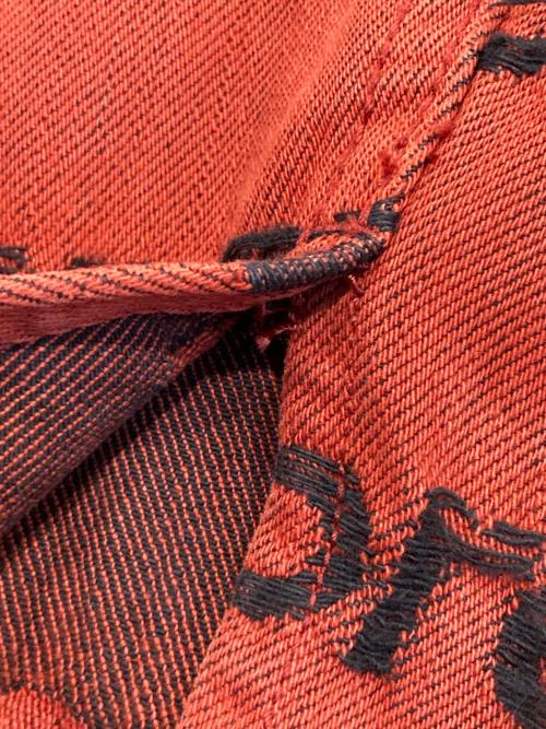 SUPREME（シュプリーム）SUPREME (シュプリーム) Frayed Logos Denim Trucker Jacket/フレイドロゴズデニムトラッカージャケット レッド サイズ:SIZE Lの古着・服飾アイテム