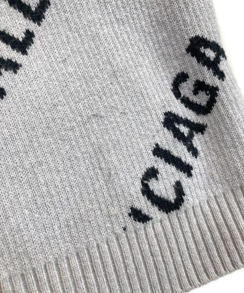 BALENCIAGA（バレンシアガ）BALENCIAGA (バレンシアガ) ALLOVER LOGO CREWNECK KNIT/オールオーバーロゴクルーネックニット グレー サイズ:SIZE Lの古着・服飾アイテム