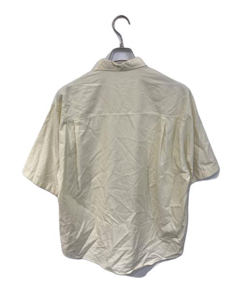 AURALEE（オーラリー）AURALEE (オーラリー) WASHED FINX TWILL BIG HALF SLEEVED SHIRT アイボリー サイズ:4の古着・服飾アイテム