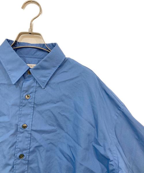 JOHN LAWRENCE SULLIVAN（ジョン ローレンス サリバン）JOHN LAWRENCE SULLIVAN (ジョン ローレンス サリバン) ブロードクロスクロップドシャツ ブルー サイズ:SIZE 0Sの古着・服飾アイテム