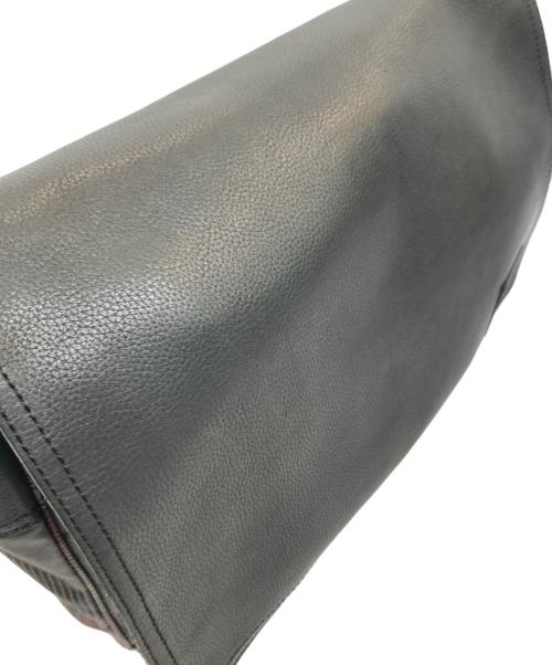 Vivienne Westwood（ヴィヴィアンウエストウッド）Vivienne Westwood (ヴィヴィアンウエストウッド) メッセンジャーバッグ ブラックの古着・服飾アイテム