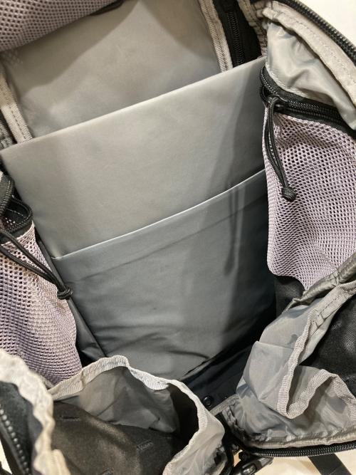 MYSTERY RANCH（ミステリーランチ）MYSTERY RANCH (ミステリーランチ) 2DAY ASSAULT  リュック ブラックの古着・服飾アイテム