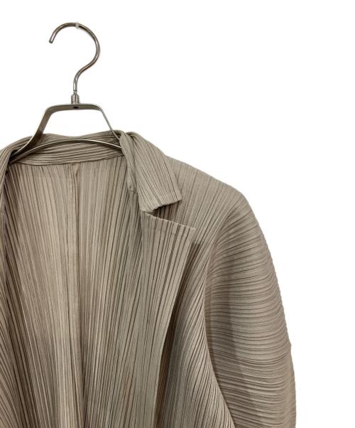 PLEATS PLEASE（プリーツプリーズ）PLEATS PLEASE (プリーツプリーズ) プリーツジャケット ベージュ サイズ:SIZE 3の古着・服飾アイテム