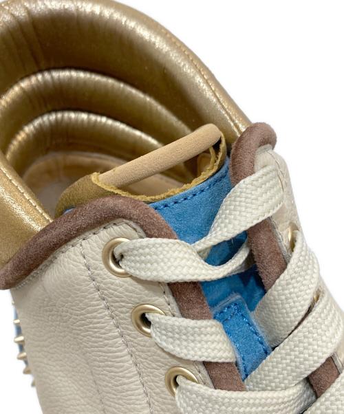 Christian Louboutin（クリスチャン・ルブタン）Christian Louboutin (クリスチャン・ルブタン) スタッズハイカットスニーカー アイボリー×ブルー サイズ:SIZE 40 1/2の古着・服飾アイテム