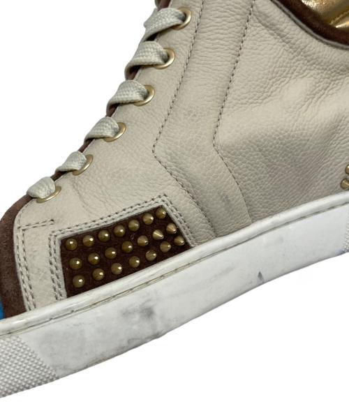 Christian Louboutin（クリスチャン・ルブタン）Christian Louboutin (クリスチャン・ルブタン) スタッズハイカットスニーカー アイボリー×ブルー サイズ:SIZE 40 1/2の古着・服飾アイテム