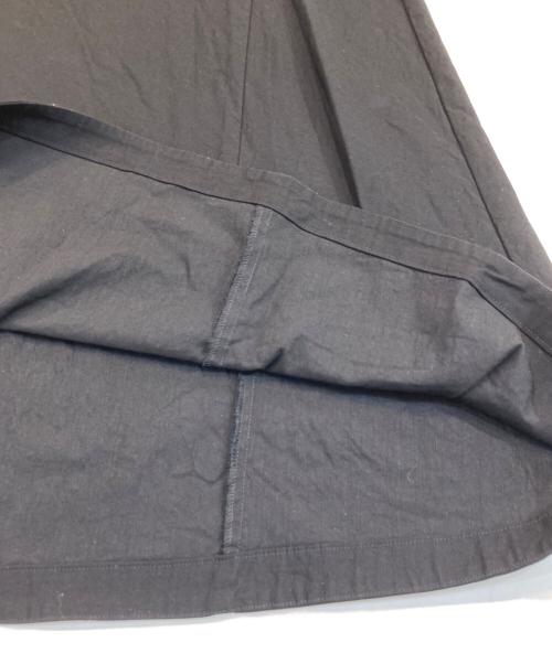 R（アール）R (アール) クリスピーリネンストレッチ 半袖ワンピース ブラック サイズ:40の古着・服飾アイテム