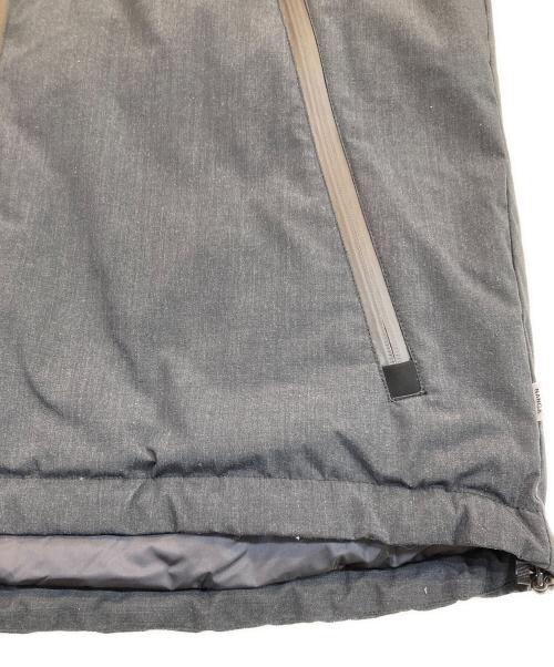 NANGA（ナンガ）NANGA (ナンガ) ROCOCO (ロココ) 別注 焚火 オーロラ ダウンジャケット グレー サイズ:XXLの古着・服飾アイテム