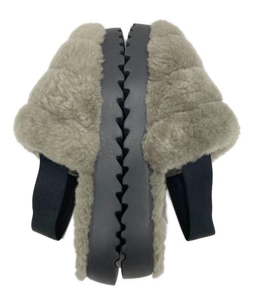 UGG（アグ）UGG (アグ) スーパーフラッフスリッパ サンダル グレー サイズ:SIZE 23cmの古着・服飾アイテム