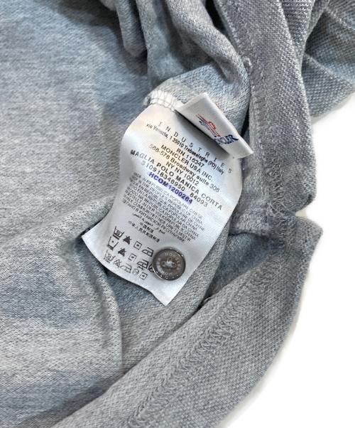 MONCLER（モンクレール）MONCLER (モンクレール) MAGLIA POLO MANICA CORTA ポロシャツ グレー サイズ:Sの古着・服飾アイテム