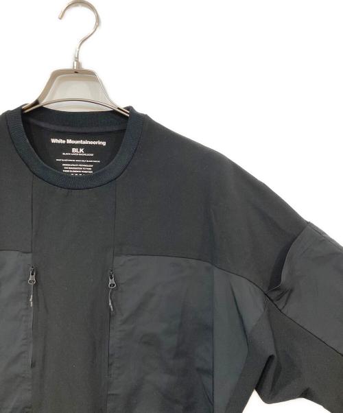 WHITE MOUNTAINEERING（ホワイトマウンテ二アニング）WHITE MOUNTAINEERING (ホワイトマウンテ二アニング) 別注STRETCHED HYBRID PO TOPS/ホワイトマウンテニアリング ブラック サイズ:SIZE Oの古着・服飾アイテム