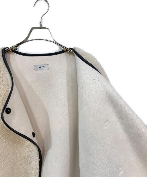 AKTE（アクテ）AKTE (アクテ) パイピングボアジャケット アイボリー サイズ:SIZE Freeの古着・服飾アイテム