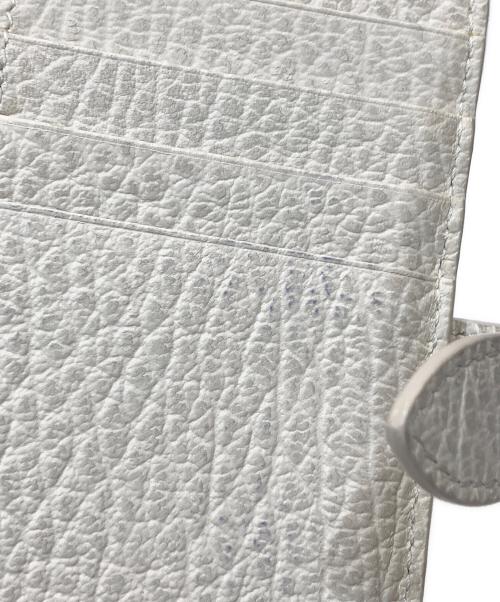 Maison Margiela（メゾンマルジェラ）Maison Margiela (メゾンマルジェラ) グレインレザー カード&コインケース ホワイトの古着・服飾アイテム