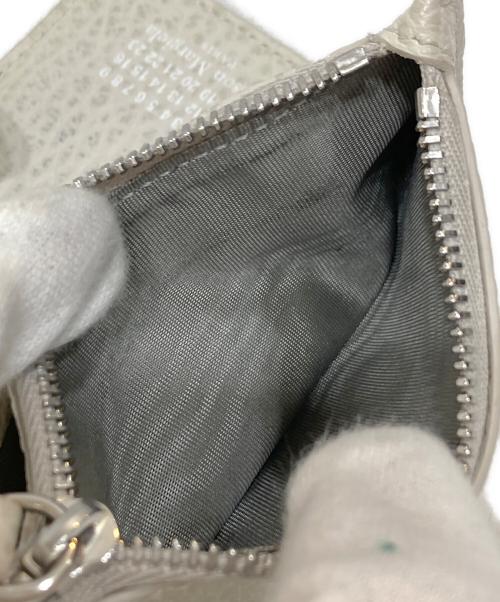Maison Margiela（メゾンマルジェラ）Maison Margiela (メゾンマルジェラ) グレインレザー カード&コインケース ホワイトの古着・服飾アイテム