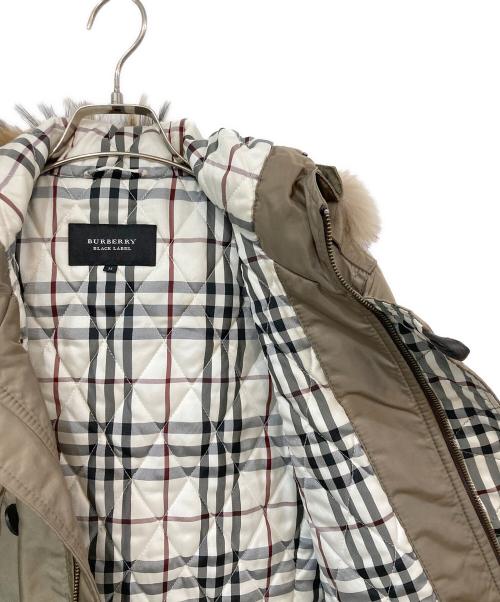 BURBERRY（バーバリー）BURBERRY (バーバリー) 裏ノヴァチェック ファー付き中綿コート ベージュ サイズ:SIZE Mの古着・服飾アイテム