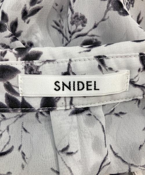 Snidel（スナイデル）Snidel (スナイデル) Sustainableフリルプリーツワンピース グレー サイズ:00の古着・服飾アイテム