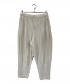 HOMME PLISSE ISSEY MIYAKEオム プリッセ イッセイ ミヤケ）の古着「プリーツテーパードパンツ」｜アイボリー