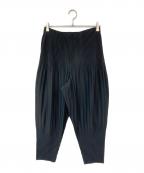 HOMME PLISSE ISSEY MIYAKEオム プリッセ イッセイ ミヤケ）の古着「プリーツテーパードパンツ」｜ブラック