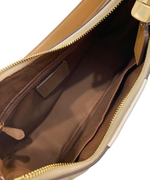 COACH（コーチ）COACH (コーチ) シグネチャーキャンバス・ショルダーバッグの古着・服飾アイテム