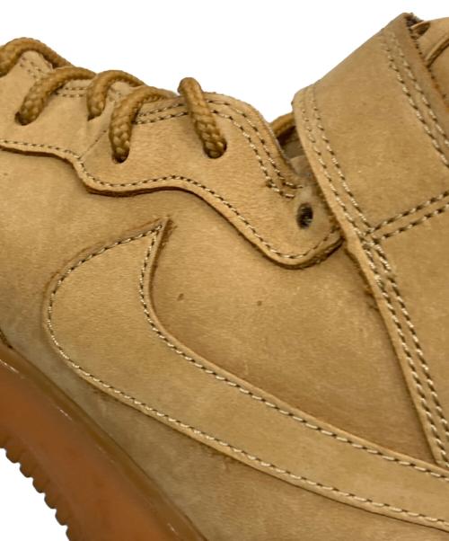 NIKE（ナイキ）NIKE AIR FORCE 1 MID '07 PRM QS FLAX/FLAX-OUTDOOR GREEN/エアフォース1ミッド’07プレミアムQSフラックス/フラックスアウトドアグリーン ベージュ サイズ:SIZE 26cmの古着・服飾アイテム
