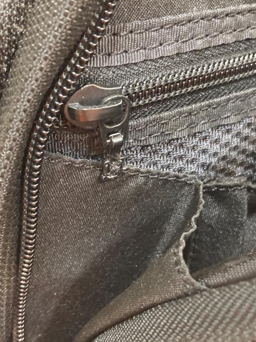 TUMI（トゥミ）TUMI (トゥミ) ショルダーバッグ ブラックの古着・服飾アイテム