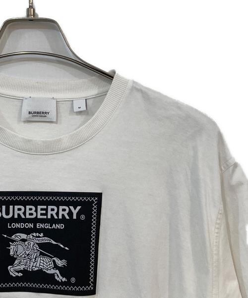 BURBERRY（バーバリー）BURBERRY (バーバリー) ROUNDWOOD EKDアップリケ オーバーサイズTシャツ ホワイト サイズ:SIZE Mの古着・服飾アイテム