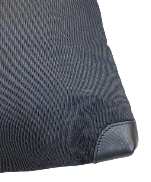 BURBERRY（バーバリー）BURBERRY (バーバリー) ナイロンショルダーバッグ ブラックの古着・服飾アイテム