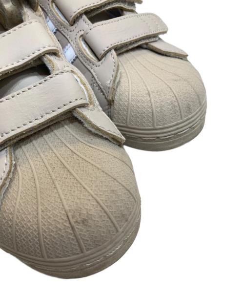 adidas（アディダス）adidas (アディダス) ローカットスニーカー ベージュ サイズ:23㎝の古着・服飾アイテム