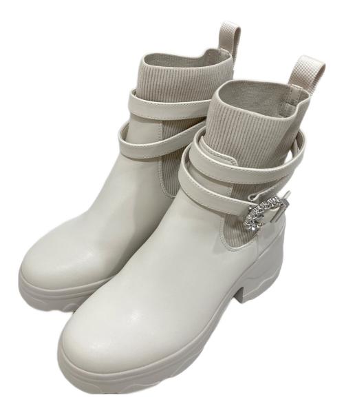 DIANA（ダイアナ）DIANA (ダイアナ) ブーツ アイボリー サイズ:SIZE 24cm 未使用品の古着・服飾アイテム