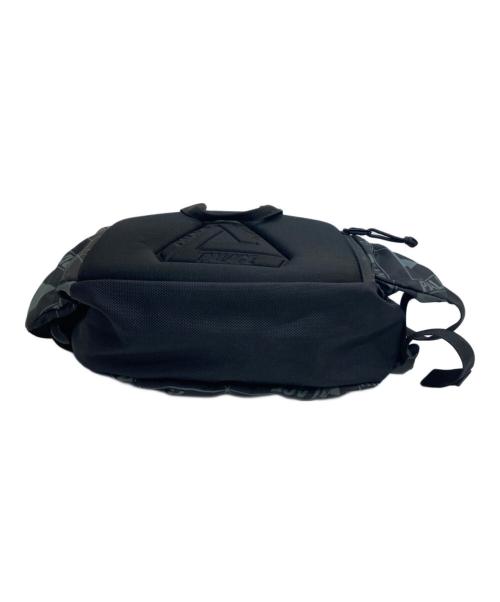 PALACE（パレス）PALACE (パレス) BUN BAG/バンバッグ ブラックの古着・服飾アイテム