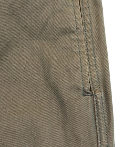 STILL BY HAND（スティルバイハンド）STILL BY HAND (スティルバイハンド) コットンギャバジンタックパンツ カーキ サイズ:SIZE 48の古着・服飾アイテム