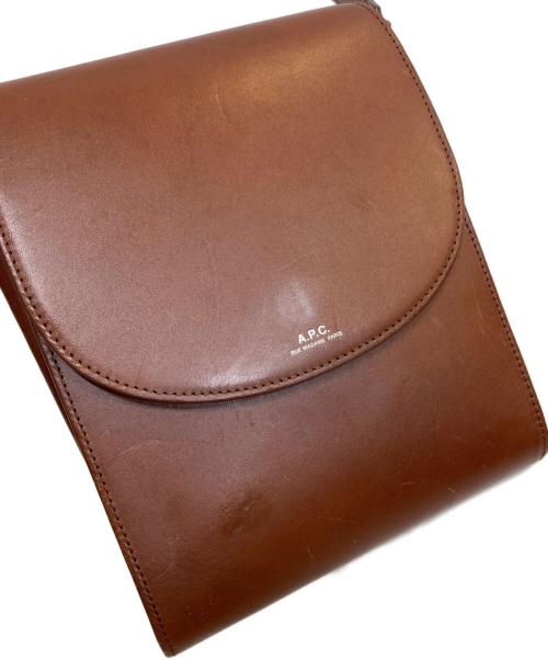 A.P.C.（アーペーセー）A.P.C. (アーペーセー) SACOCHE DEMI-LUNE 22P/サコッシュデミ・ルーン ブラウンの古着・服飾アイテム
