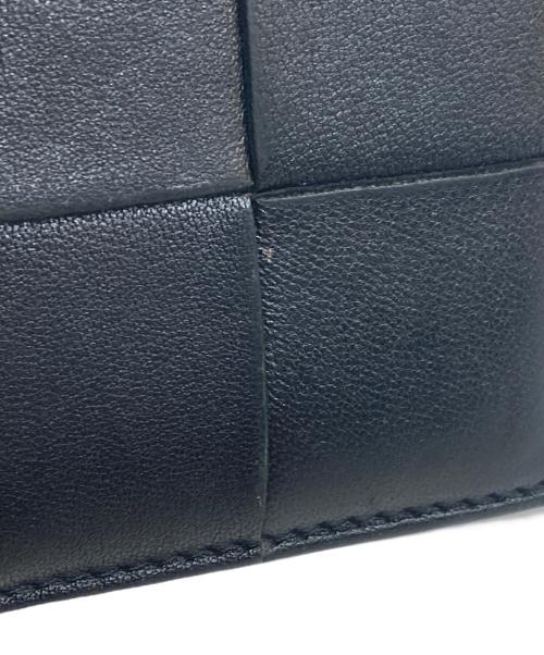 BOTTEGA VENETA（ボッテガベネタ）BOTTEGA VENETA (ボッテガベネタ) 2つ折り財布 ブラックの古着・服飾アイテム