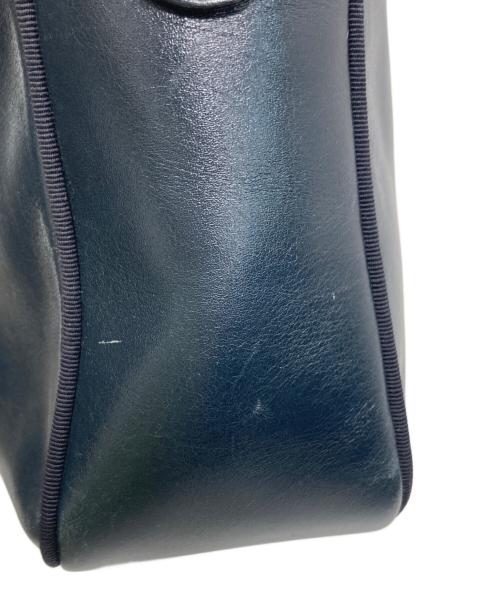 Salvatore Ferragamo（サルヴァトーレ フェラガモ）Salvatore Ferragamo (サルヴァトーレ フェラガモ) ヴァラリボンショルダーバッグ ネイビーの古着・服飾アイテム