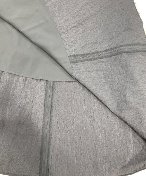 FRAY ID（フレイ アイディー）FRAY ID (フレイ アイディー) ブライトナイロンキャミワンピース グレー サイズ:SIZE 1 未使用品の古着・服飾アイテム