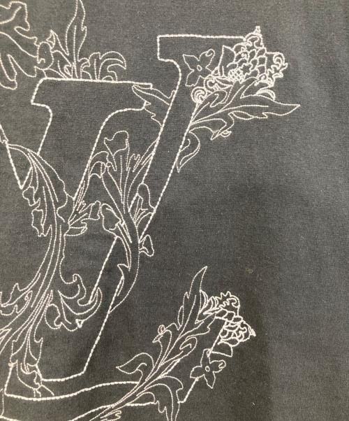 LOUIS VUITTON（ルイ ヴィトン）LOUIS VUITTON (ルイ ヴィトン) LVフラワーステッチTシャツ ネイビー サイズ:SIZE Mの古着・服飾アイテム