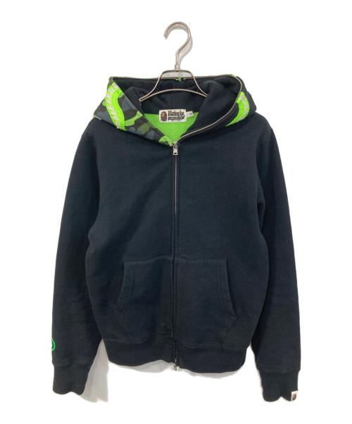 A BATHING APE（ア ベイシング エイプ）A BATHING APE (ア ベイシング エイプ) 1st camo neon ジップパーカー ブラック×グリーン サイズ:Sの古着・服飾アイテム