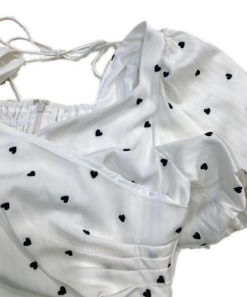 FRAY ID（フレイ アイディー）FRAY ID (フレイ アイディー) ハートエンブロイダリーワンピース ホワイト サイズ:SIZE 0の古着・服飾アイテム