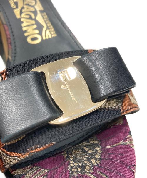 Salvatore Ferragamo（サルヴァトーレ フェラガモ）Salvatore Ferragamo (サルヴァトーレ フェラガモ) ヒールパンプス ブラック サイズ:SIZE 6Dの古着・服飾アイテム