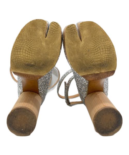 Maison Margiela（メゾンマルジェラ）Maison Margiela (メゾンマルジェラ) タビ グリッター プラットフォーム パンプス シルバー サイズ:SIZE 37の古着・服飾アイテム