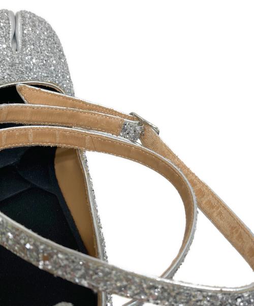Maison Margiela（メゾンマルジェラ）Maison Margiela (メゾンマルジェラ) タビ グリッター プラットフォーム パンプス シルバー サイズ:SIZE 37の古着・服飾アイテム
