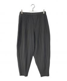 HOMME PLISSE ISSEY MIYAKE（オム プリッセ イッセイ ミヤケ）の古着「プリーツパンツ」｜グレー